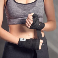 TECTAKE 1 Sac De Frappe + 2 Gants De Boxe + 2 Bandages De Boxe Noir + Fixation - Noir -TECTAKE Soldes 2022 15103449 3