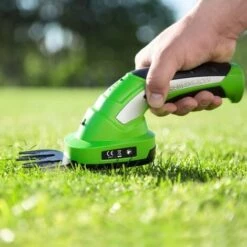 TECTAKE Taille Haie Electrique à Batterie 2 En 1 Sur Perche Télescopique Sans Fil 2 Lames En Métal Vert - Vert -TECTAKE Soldes 2022 7514058 3